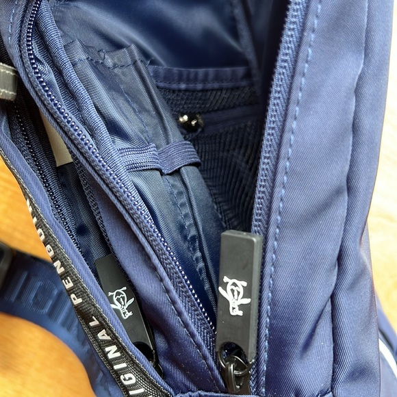 Sling bag + free 🎁 - Picture 3 of 8